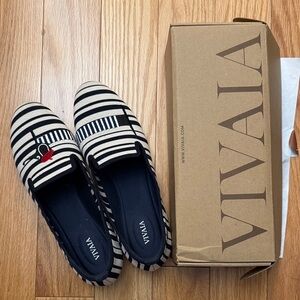 VIVAIA Black and White Striped Flats